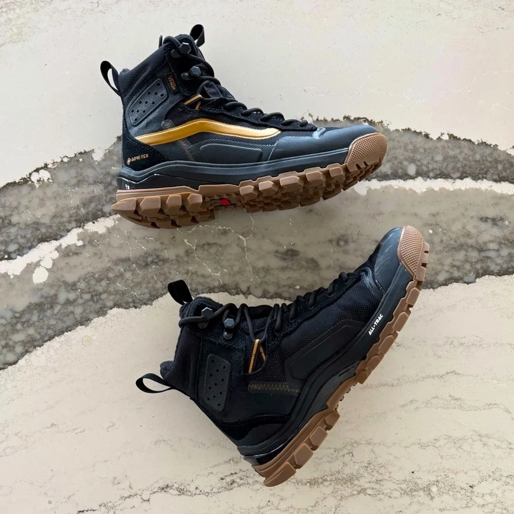 RARE Vans Ultrarange EXO Hi GORE-TEX MTE-3 Boot
Black Gold High-Top Sneakerboots - Picture 5 of 16